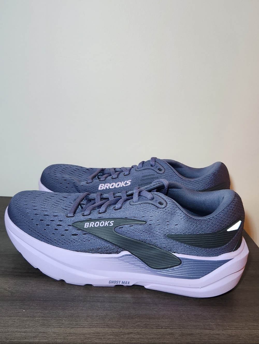 Brooks Ghost Max 3 Running Walking Shoes Womens Size 9